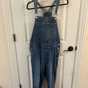 Gap Overalls Size Medium